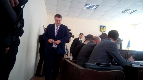 Геращенко встретился с Кернесом в суде фото 3