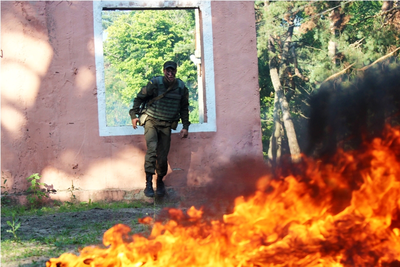 В Харькове показали, как готовят гвардейцев-спецназовцев (ФОТО)